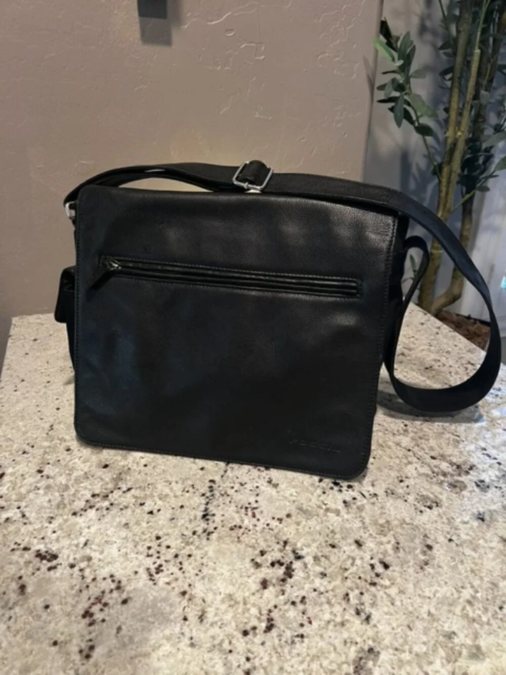Black Leather FOSSIL Crossbody Messenger Laptop Satchel Bag